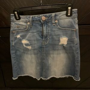 mid-rise skirt !